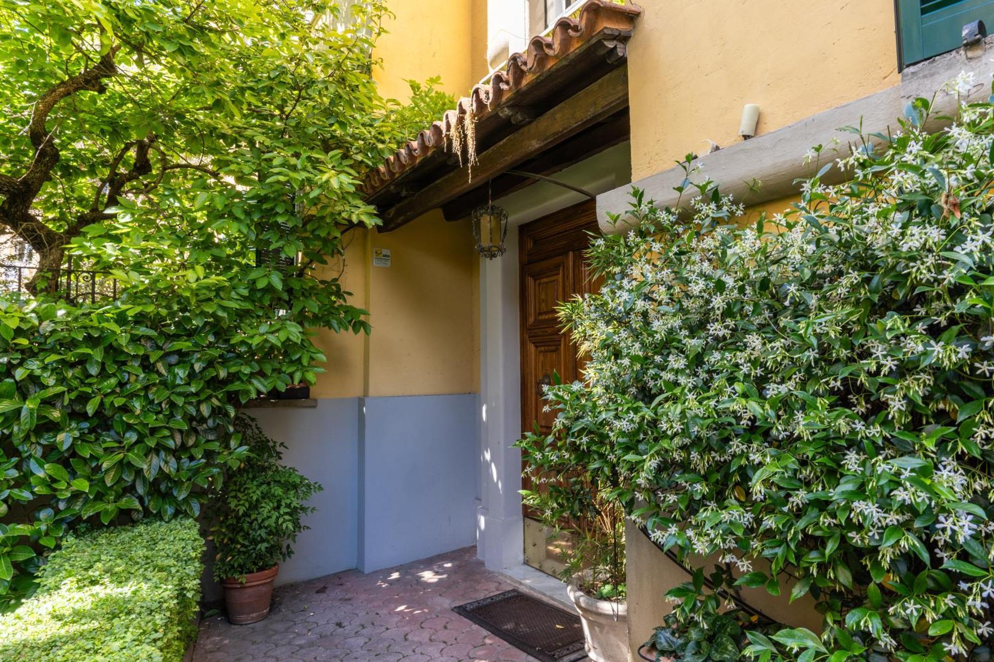 Residenza Nemorense Apartment *