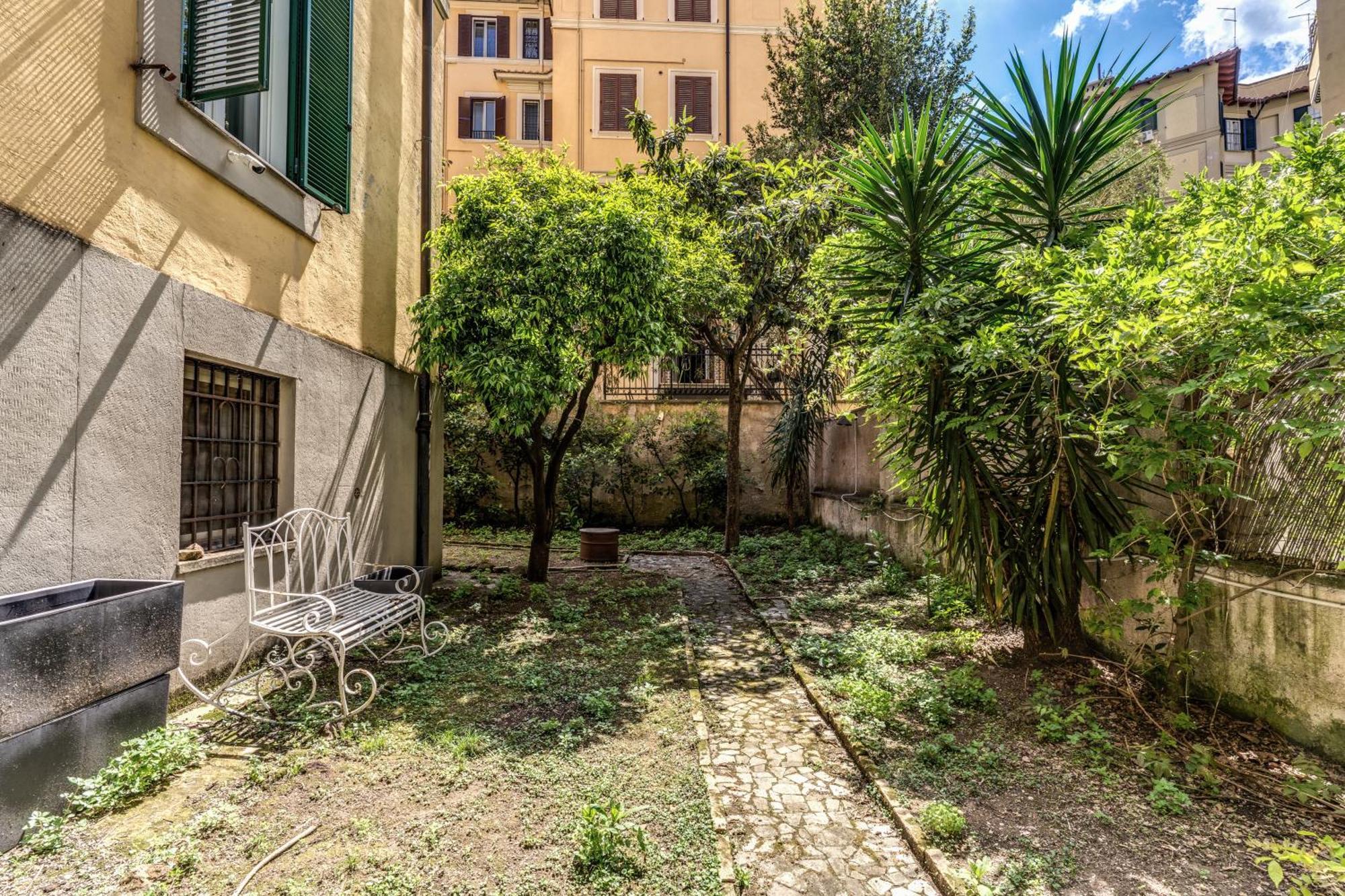 Residenza Nemorense Apartment *
