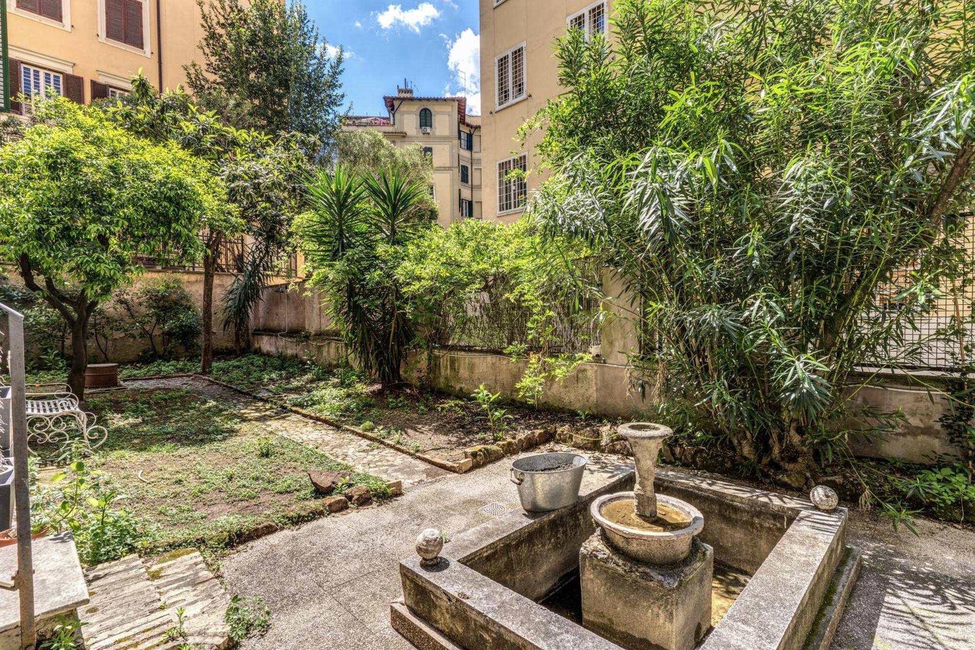 Residenza Nemorense Apartment
